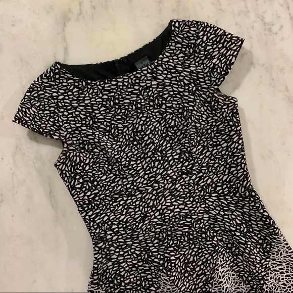 Black and White Pattern Dress - Picture 9 of 11